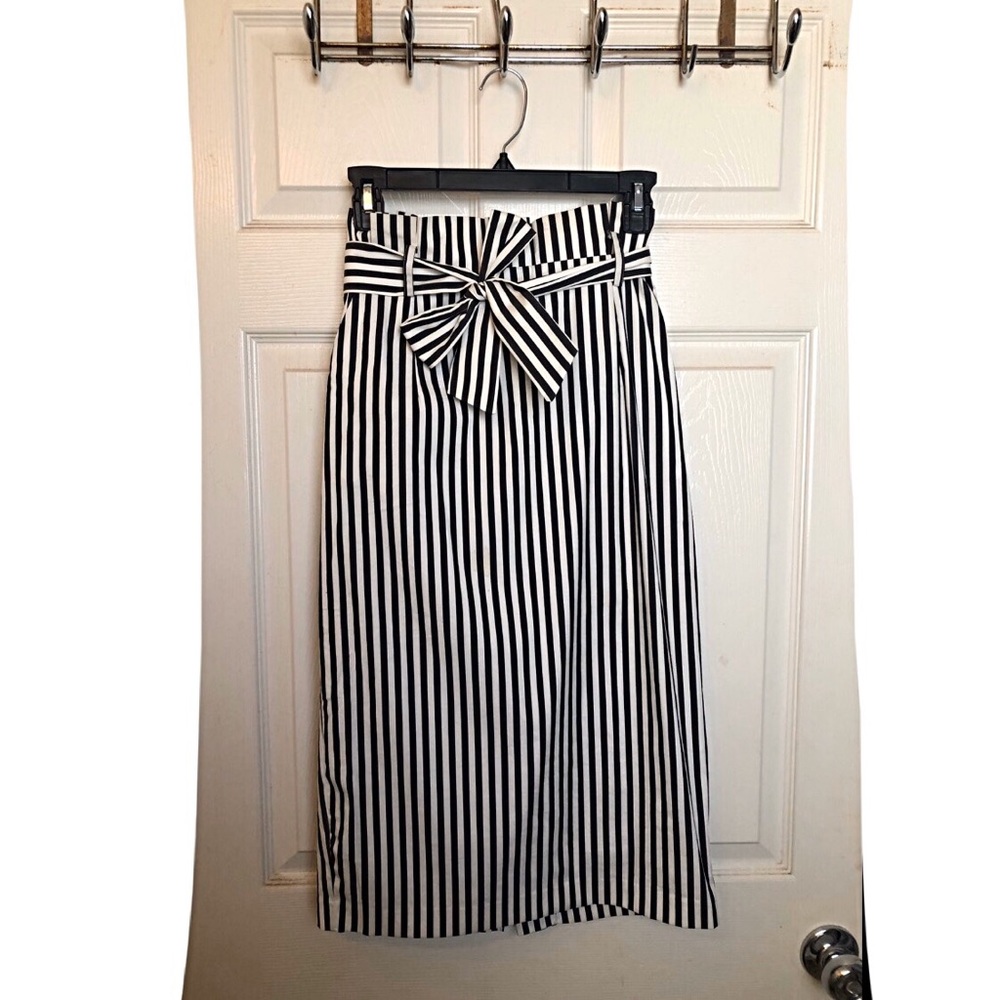 Eva Mendez stripped pencil skirt